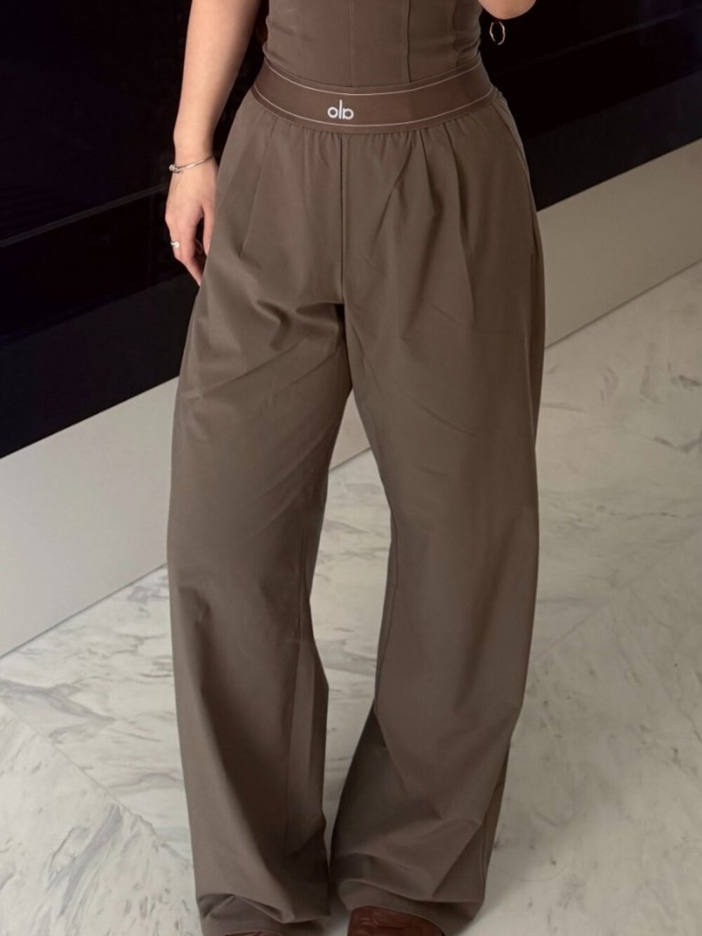 ALO Yoga Women's Straight Leg Pants (Regular) 😉😄Trouser Coffee Brown - Picture 7 of 8